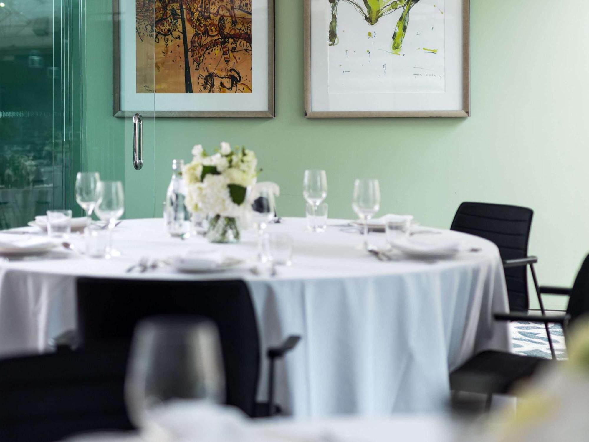 The Olsen Melbourne Art Series Zewnętrze zdjęcie The dining room at the 2012 Olympic Village