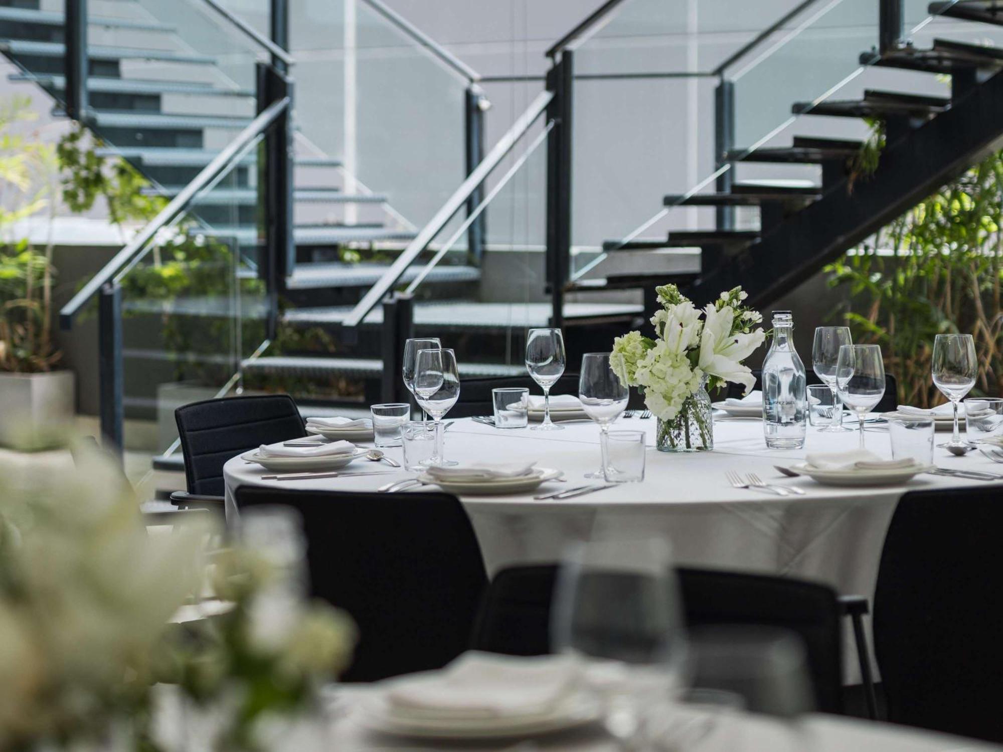 The Olsen Melbourne Art Series Zewnętrze zdjęcie The River Restaurant