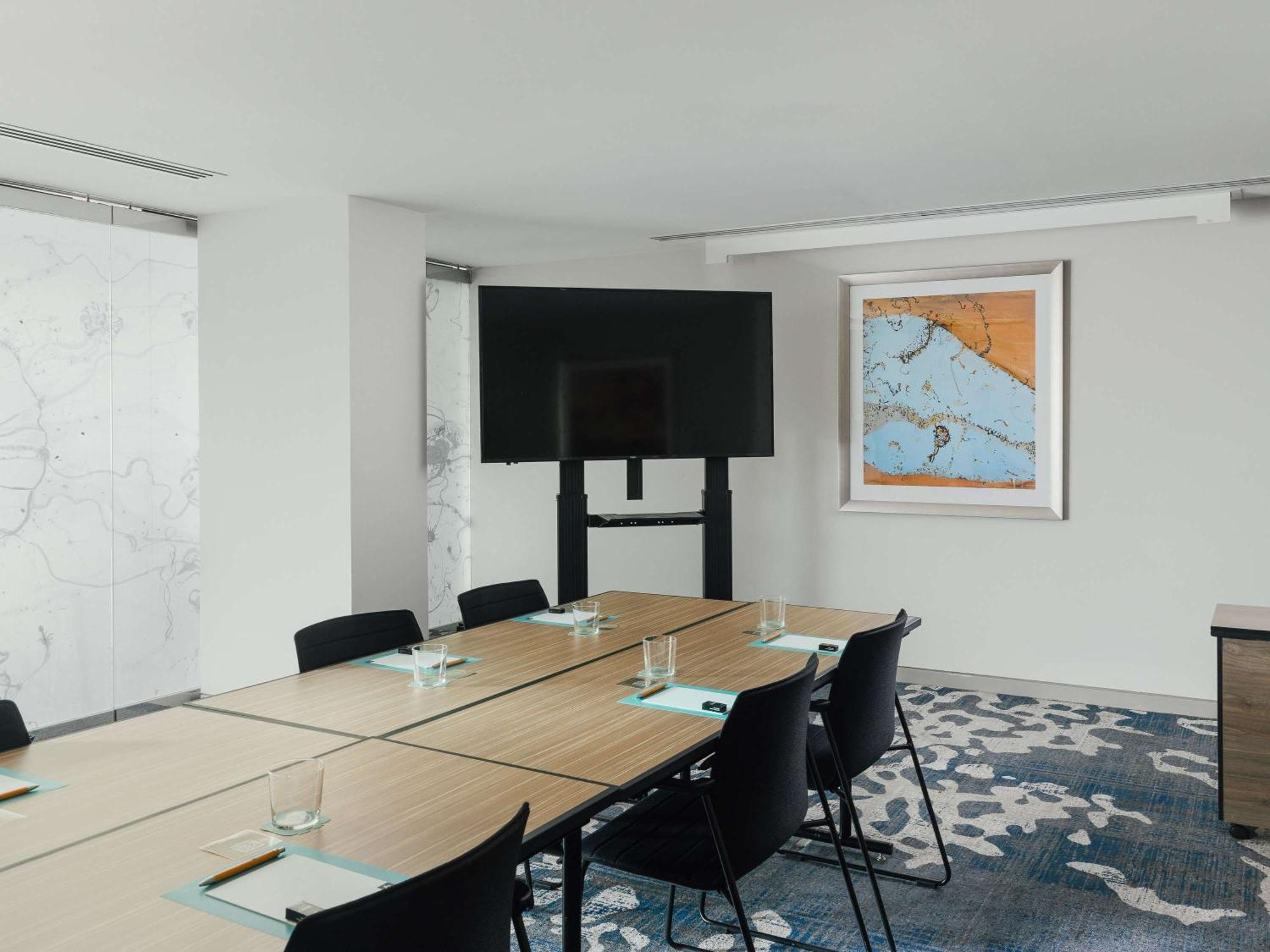 The Olsen Melbourne Art Series Zewnętrze zdjęcie Meeting room