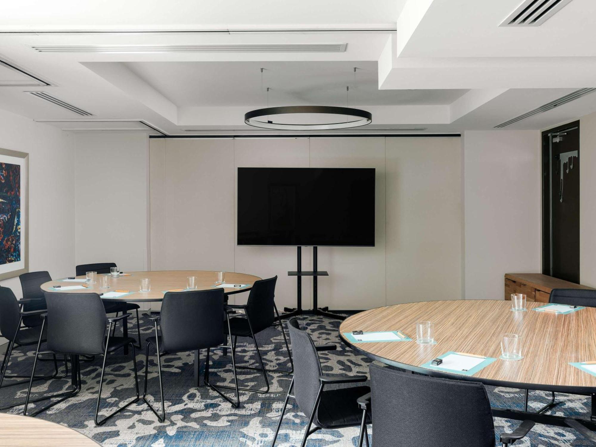 The Olsen Melbourne Art Series Zewnętrze zdjęcie Meeting room at the hotel